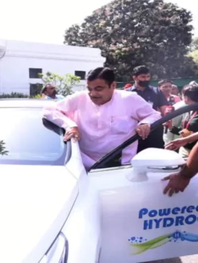 देश की पहली Hydrogen Car आई सामने, नितिन गडकरी बैठकर पहुंचे संसद