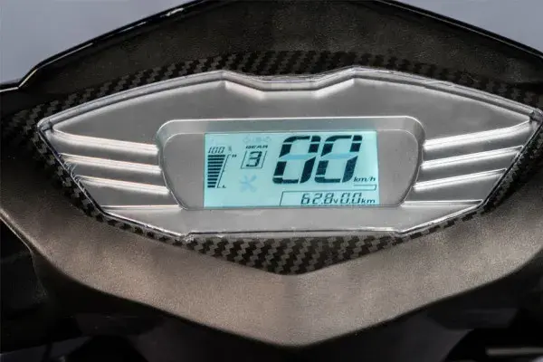 Viertric XL electric scooter gives range of 70 km Viertric XL electric scooter gives range of 70 km